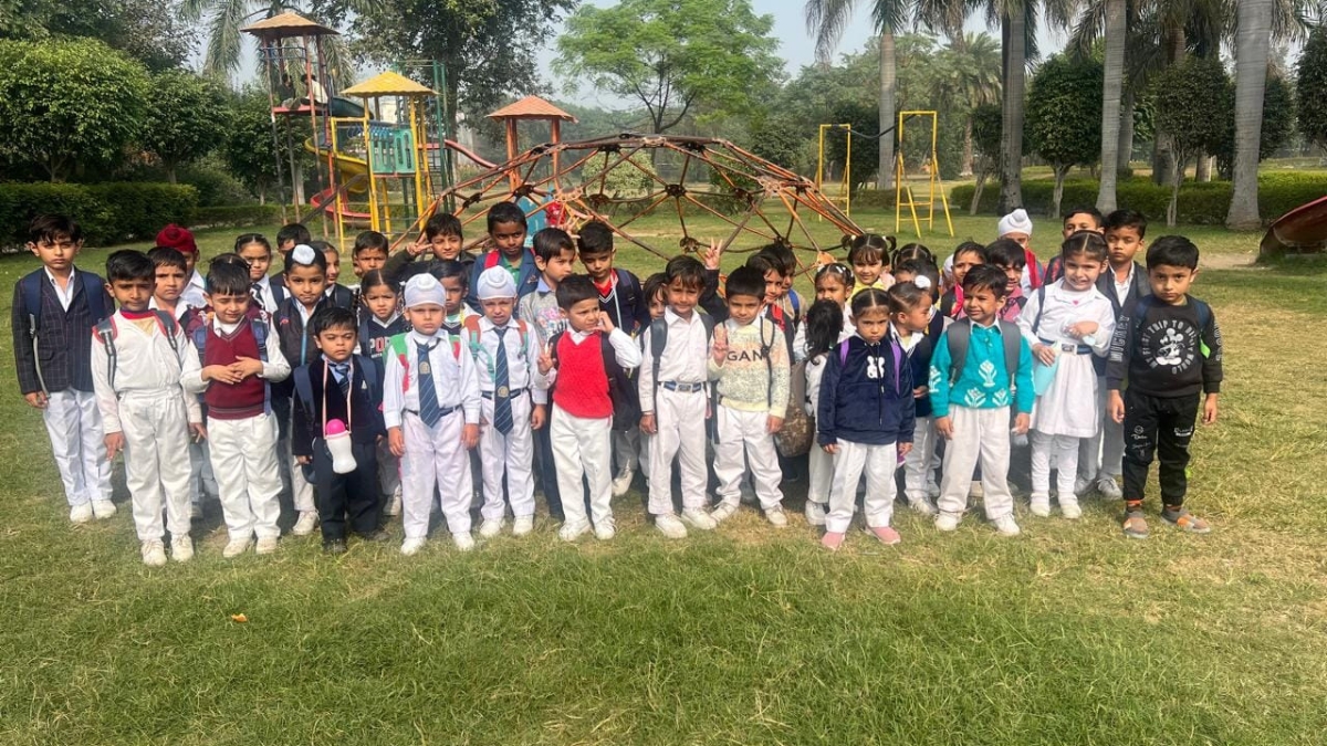 Little explorers on a joyful picnic adventure in Kurukshetra – learning, laughter, and lots of fun!